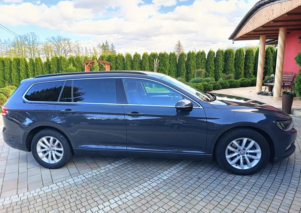 Volkswagen Passat cena 63500 przebieg: 188000, rok produkcji 2015 z Działoszyn małe 704